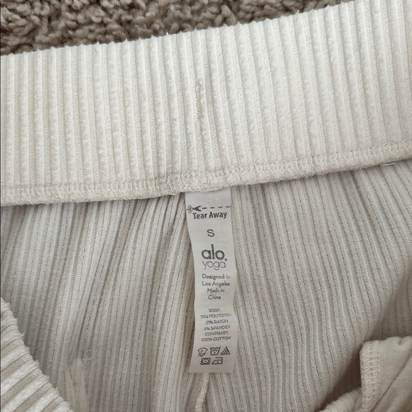 ALO Muse Ribbed Lounge Set - Picture 5 of 6